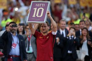 九游体育在线登陆-一人一城！32年前的今天托蒂上演罗马一线队首秀