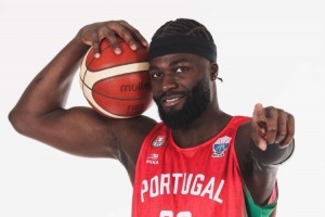 热身赛葡萄牙战胜瑞典 科塔7中5得12分7板&amp;拉松空砍17分4板3助